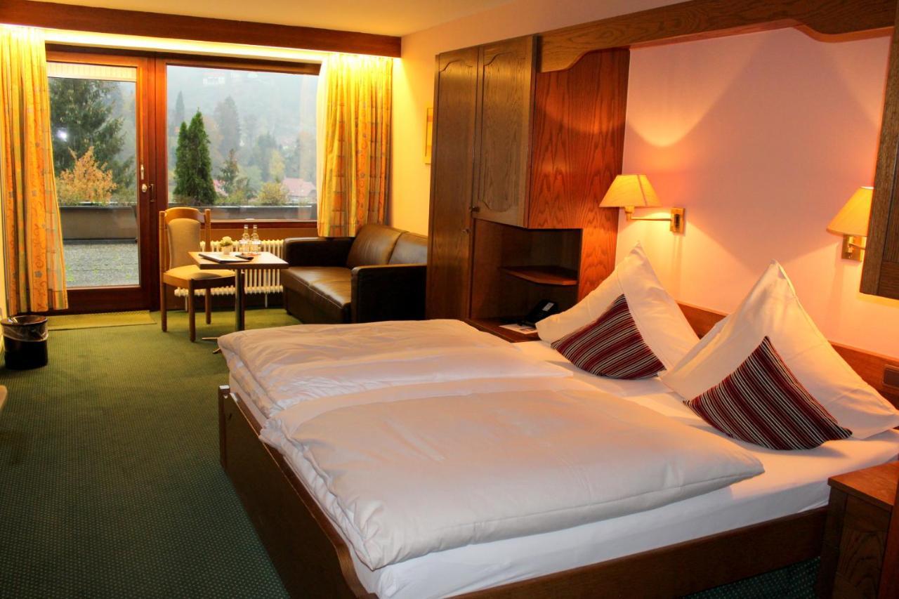 Hotel Am Bad-Wald 바드리에벤젤 외부 사진